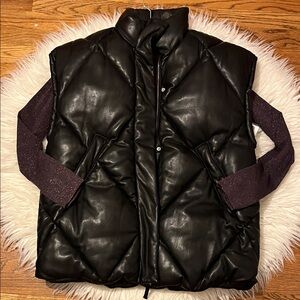NWT Abercrombie & Fitch Black Oversized Puffer Vest Size Medium